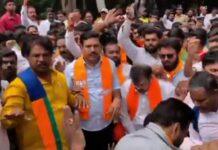 ನಾಗೇಂದ್ರ ರಾಜೀನಾಮೆ ಆಗ್ರಹಿಸಿ ಬಿಜೆಪಿ ಪ್ರತಿಭಟನೆ: ನಾಯಕರ ಬಂಧನ