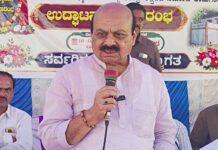 60 ತಿಂಗಳಲ್ಲಿ ಒಂದು ತಿಂಗಳು ರಾಜಕೀಯ, 59 ತಿಂಗಳು ಅಭಿವೃದ್ಧಿ