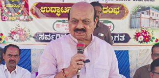60 ತಿಂಗಳಲ್ಲಿ ಒಂದು ತಿಂಗಳು ರಾಜಕೀಯ, 59 ತಿಂಗಳು ಅಭಿವೃದ್ಧಿ