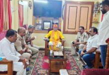 ಮಾಧವಿಲತಾಗೆ ನಿರ್ಬಂಧ: ಮುತಾಲಿಕ್ ದಿಢೀರ್ ಪ್ರತ್ಯಕ್ಷ, ಪ್ರಚೋದನಕಾರಿಯಾಗಿ ಮಾತನಾಡದಂತೆ ಪೊಲೀಸರ ಮನವಿ