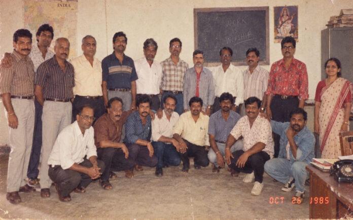 ai-retro-look-trend-80s-nostalgia-social-media