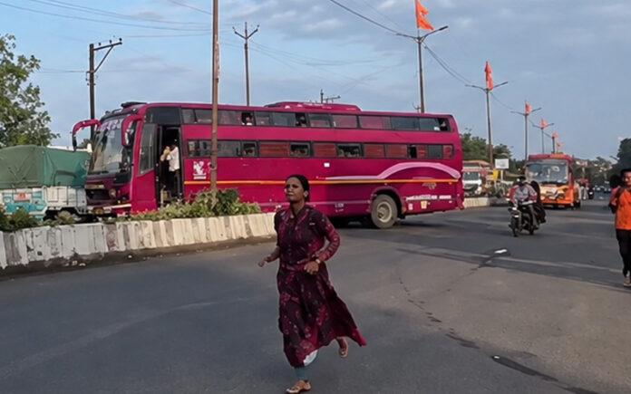 beed-woman-runs-barefoot-marathon-for-daughters-education