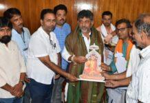 ಮಧ್ವಾಚಾರ್ಯ ಜಯಂತಿ ಅಧಿಕೃತ ಆಚರಣೆಗೆ ಆಗ್ರಹ : ಕಲಬುರಗಿಯಲ್ಲಿ ಸಿಎಂ ಡಿಕೆ ಶಿವಕುಮಾರ್ಗೆ ಮನವಿ