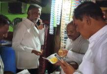 ಜನರ ಸಮಸ್ಯೆ ಆಲಿಸಿದ ಸಚಿವ ಕೆ.ಎಸ್.ಬಸವಂತಪ್ಪ; ಹೋಟೆಲ್ನಲ್ಲಿ ಮಂಡಕ್ಕಿ ಸವಿದ ಸಚಿವ