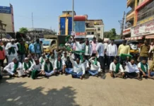 ಕಬ್ಬು ಬೆಲೆ ಹೆಚ್ಚಳಕ್ಕೆ ಆಗ್ರಹಿಸಿ ಹುಬ್ಬಳ್ಳಿಯಲ್ಲಿ ರೈತರ ಪ್ರತಿಭಟನೆ; ಅಂಗಡಿ, ಮಳಿಗೆ ಮುಚ್ಚಿಸಿ ಆಕ್ರೋಶ